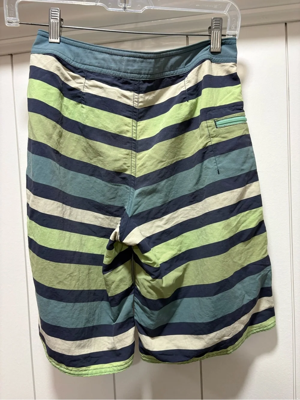 PATAGONIA BOYS WAVEFARER BOARDSHORTS WATER RIBBON BIG NETTLE GREEN 67817 SIZE 12